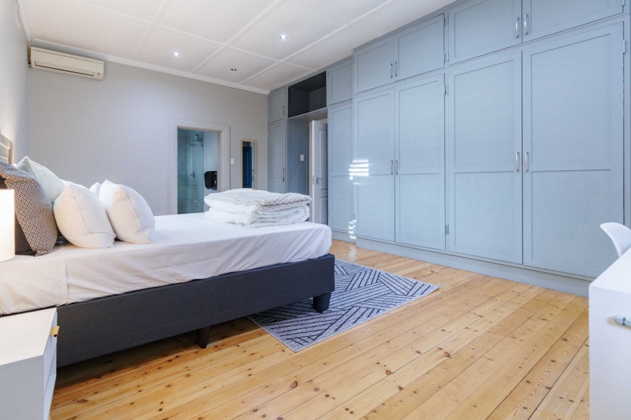 4 Bedroom Property for Sale in Bantry Bay Western Cape